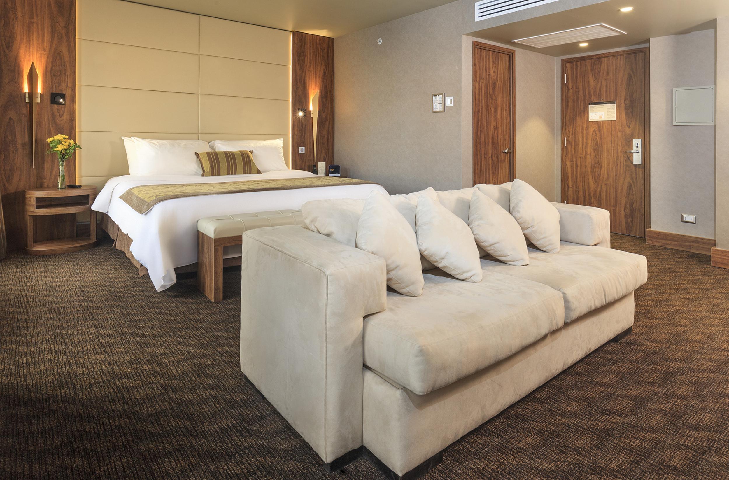 Hotel Regal Pacific Santiago Kültér fotó Suite at the Radisson Blu Hotel, Brussels