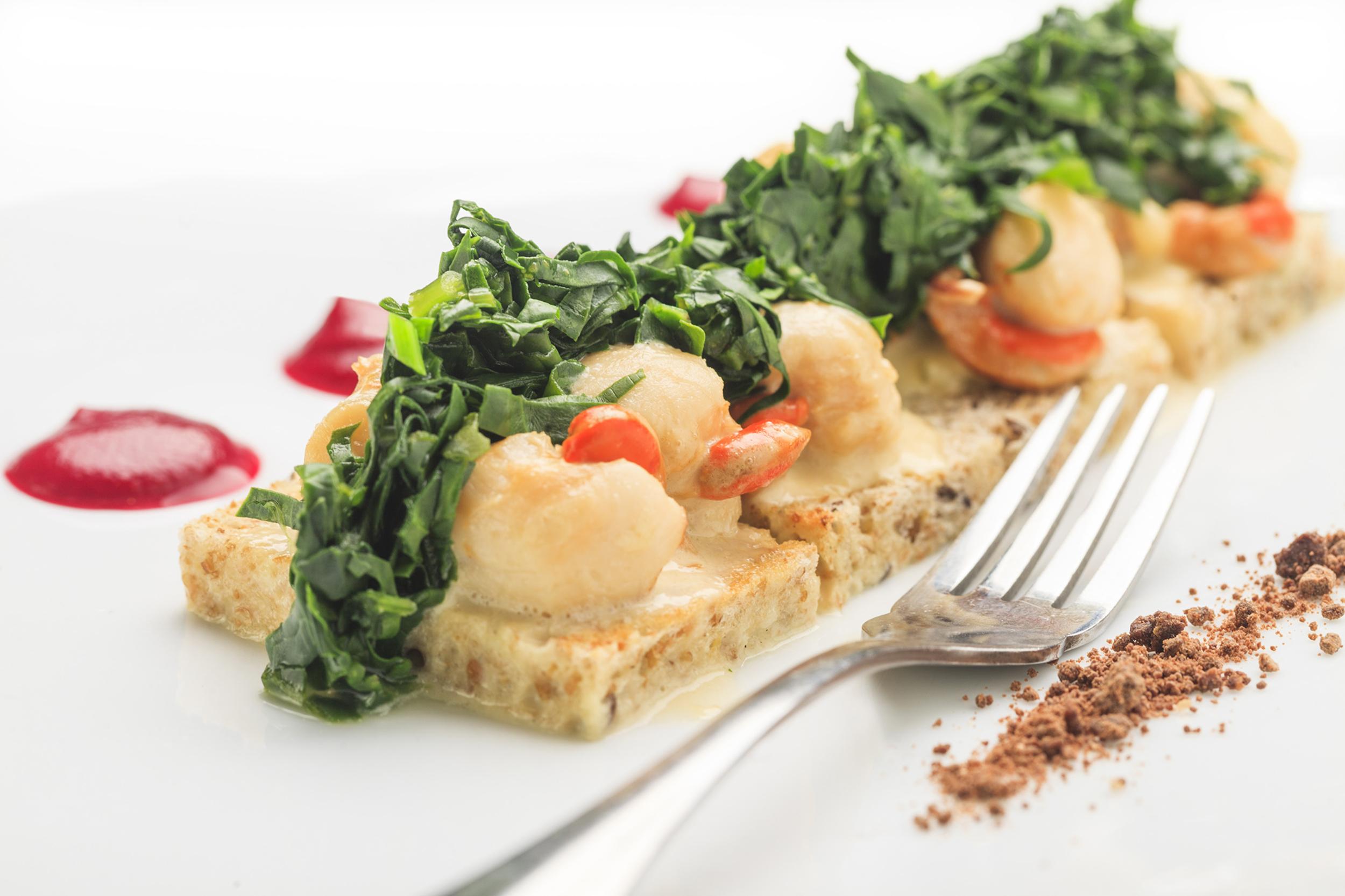 Hotel Regal Pacific Santiago Kültér fotó A dish of chickpeas with kale