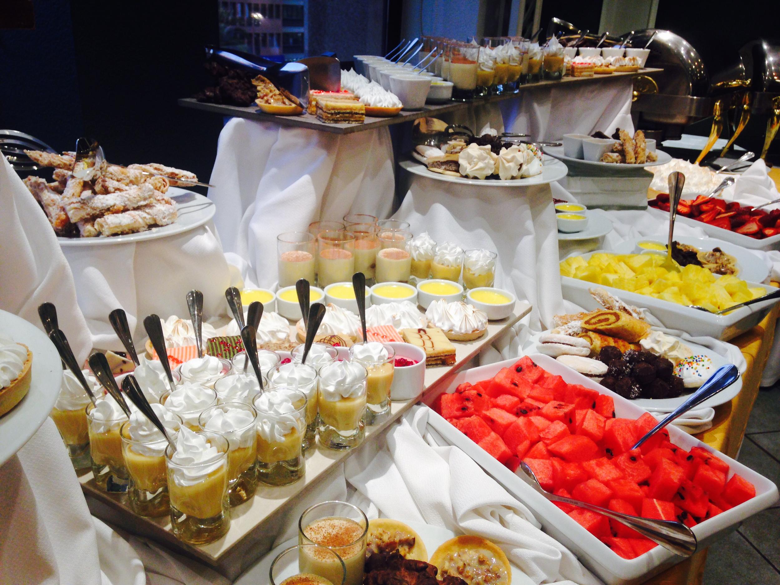 Hotel Regal Pacific Santiago Kültér fotó A dessert buffet