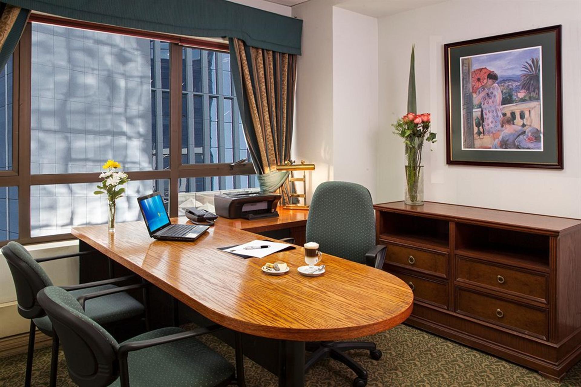 Hotel Regal Pacific Santiago Kültér fotó A typical office at the University of Arizona