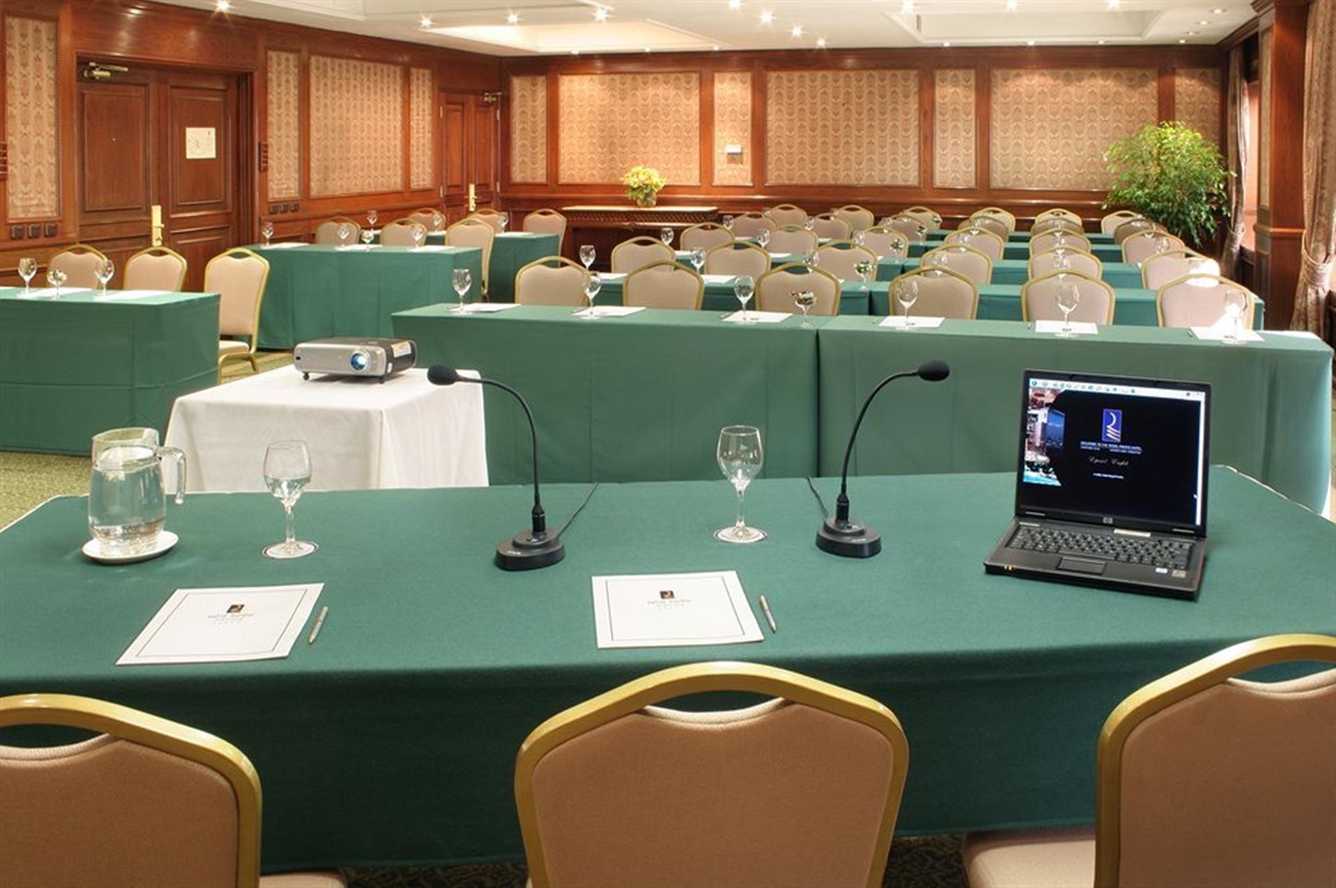 Hotel Regal Pacific Santiago Kültér fotó A telepresence system in use