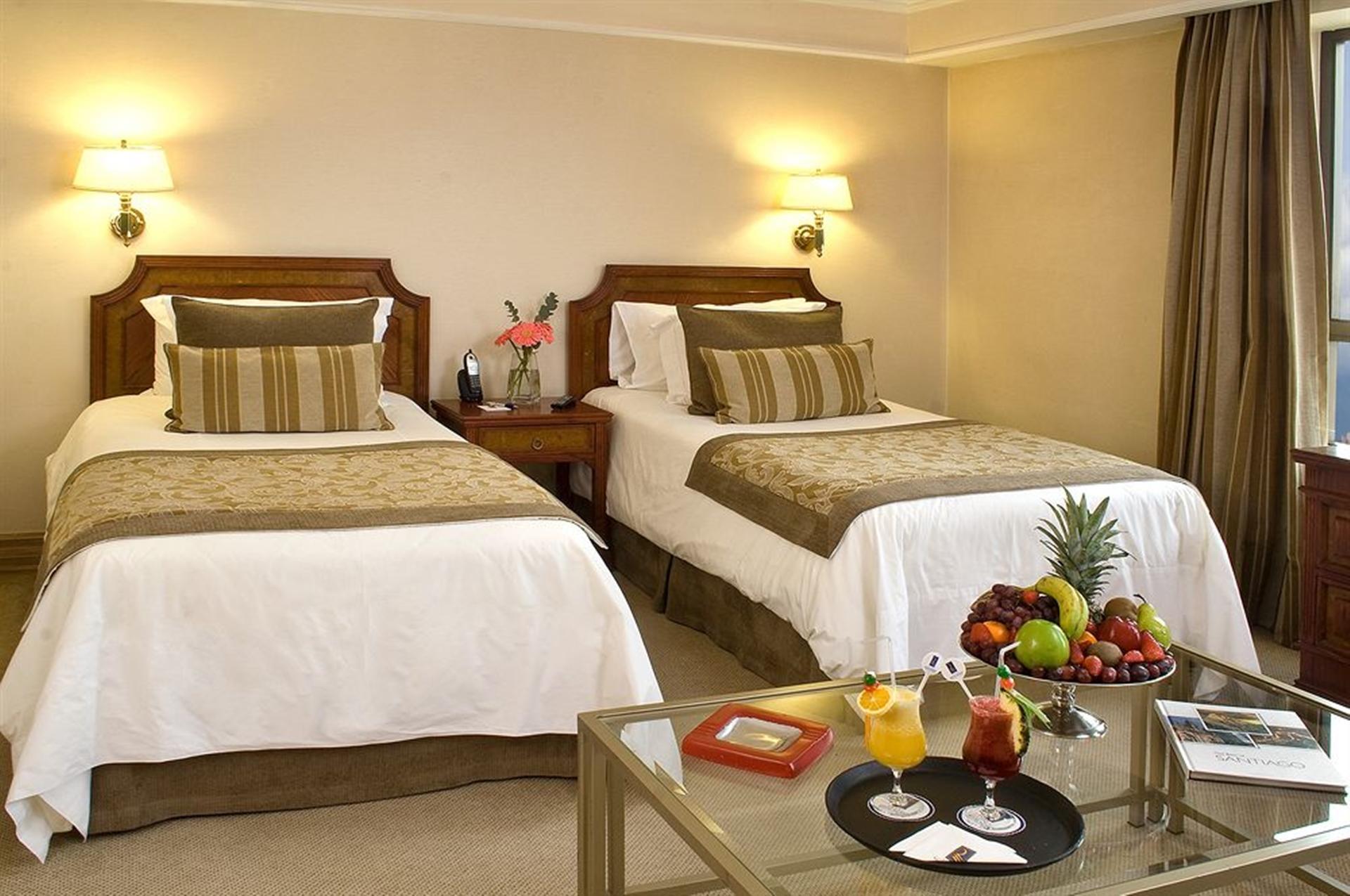 Hotel Regal Pacific Santiago Kültér fotó A room at the hotel