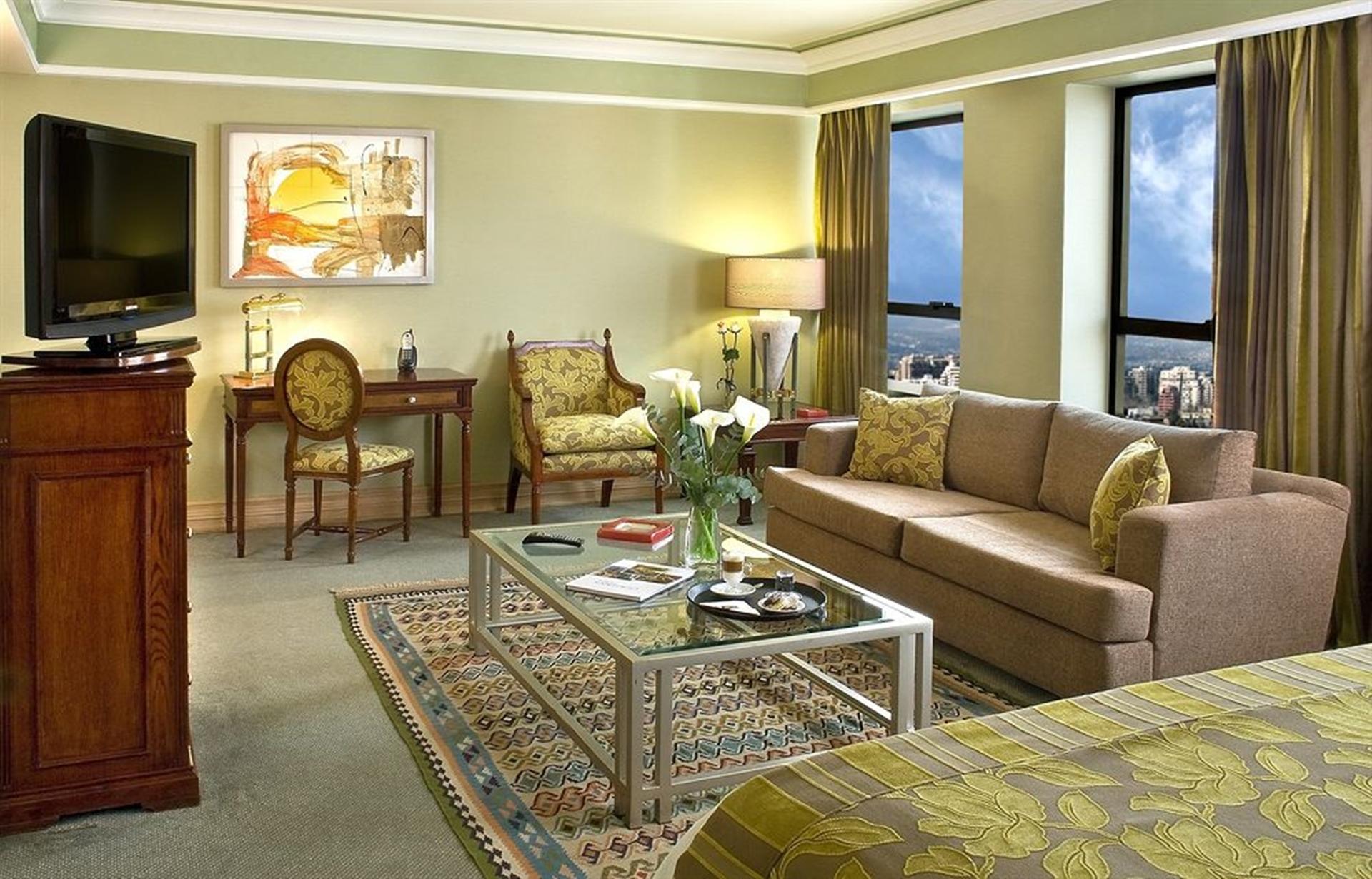 Hotel Regal Pacific Santiago Kültér fotó Suite at the Grand Hyatt Mumbai