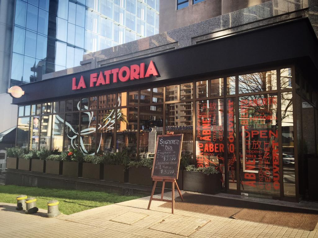 Hotel Regal Pacific Santiago Kültér fotó La Fattoria in Madrid