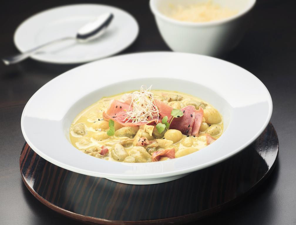 Hotel Regal Pacific Santiago Kültér fotó A bowl of potato soup
