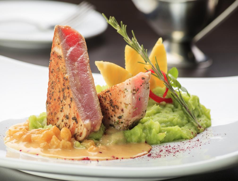 Hotel Regal Pacific Santiago Kültér fotó Tuna steak