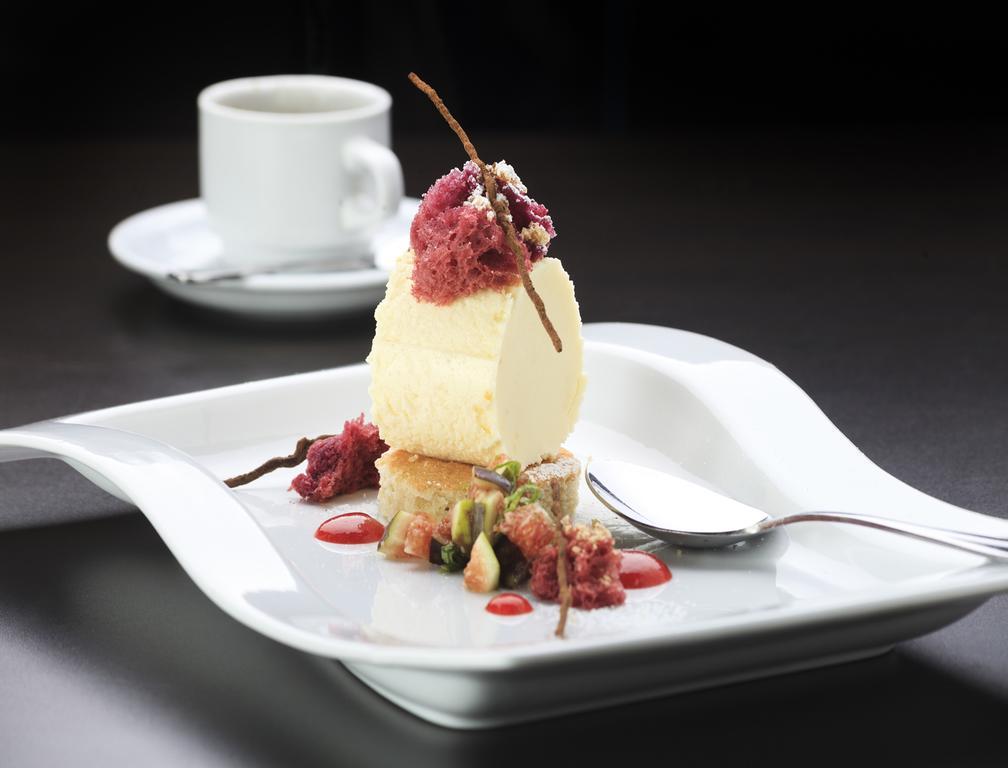Hotel Regal Pacific Santiago Kültér fotó A dessert